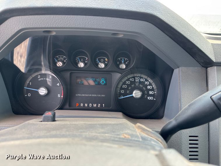 image for item ET4691 2014 Ford F250 Super Duty utility bed pickup truck