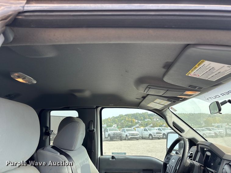 image for item ET4691 2014 Ford F250 Super Duty utility bed pickup truck