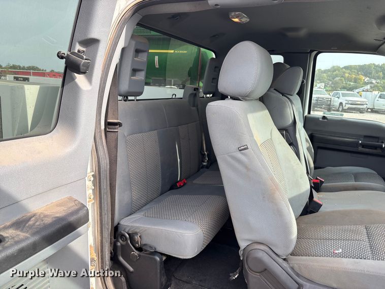 image for item ET4691 2014 Ford F250 Super Duty utility bed pickup truck