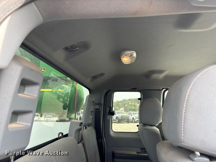 image for item ET4691 2014 Ford F250 Super Duty utility bed pickup truck