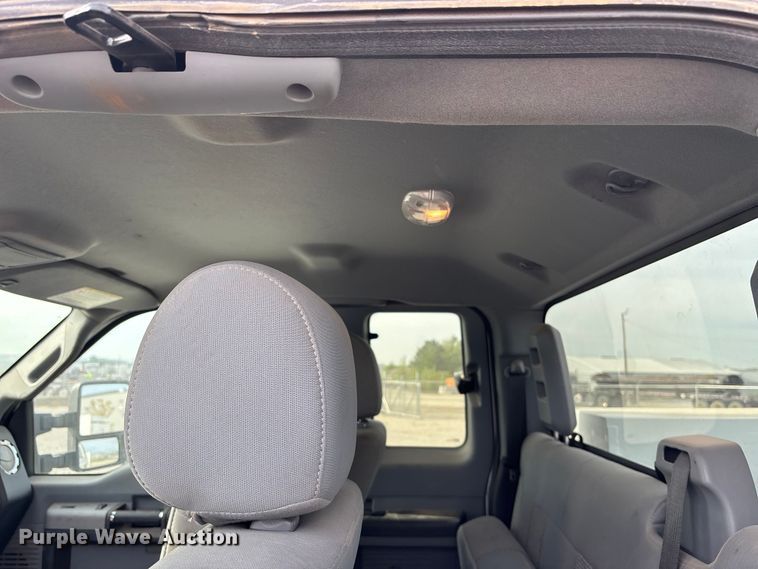 image for item ET4691 2014 Ford F250 Super Duty utility bed pickup truck