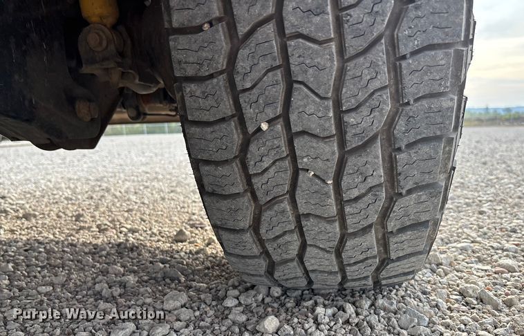 image for item ET4691 2014 Ford F250 Super Duty utility bed pickup truck