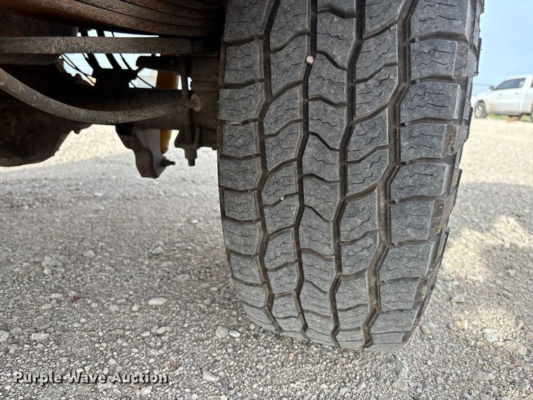 image for item ET4691 2014 Ford F250 Super Duty utility bed pickup truck