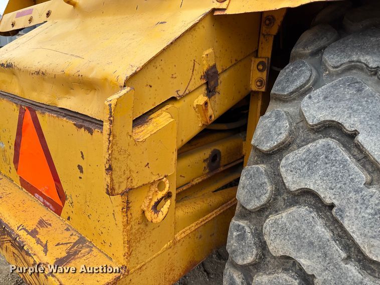 image for item ET4697 John Deere 762 elevating scraper