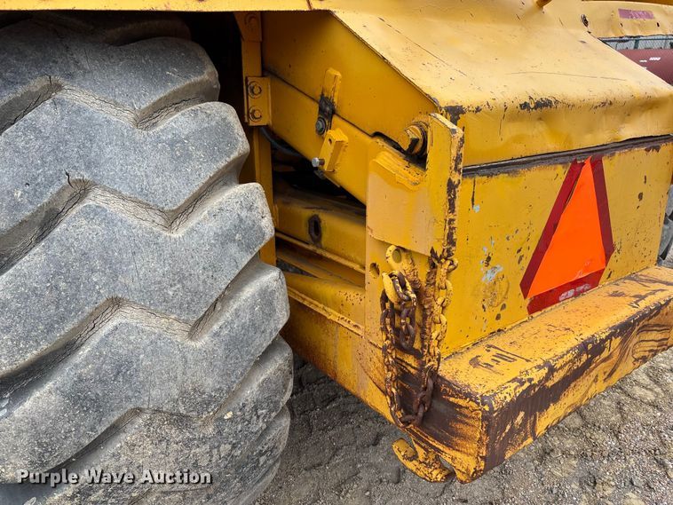 image for item ET4697 John Deere 762 elevating scraper