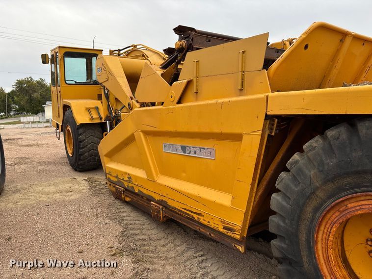 image for item ET4697 John Deere 762 elevating scraper