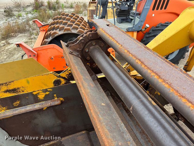 image for item ET4697 John Deere 762 elevating scraper