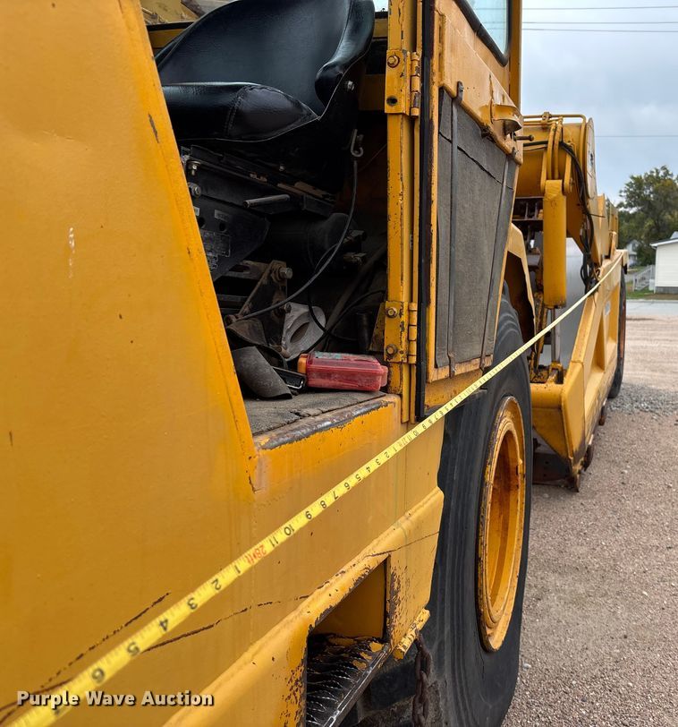 image for item ET4697 John Deere 762 elevating scraper