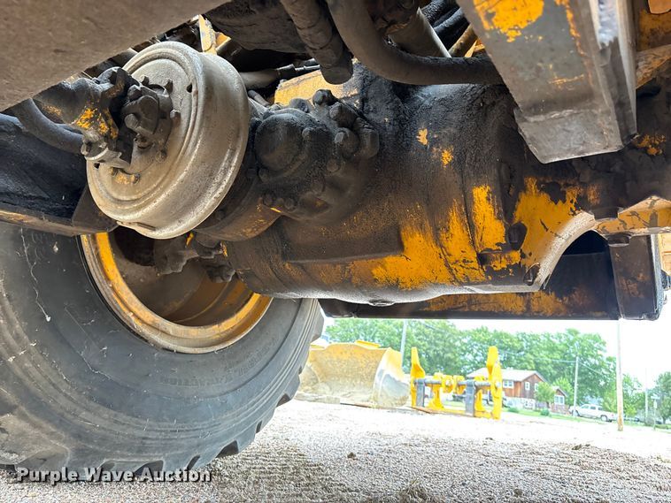 image for item ET4697 John Deere 762 elevating scraper