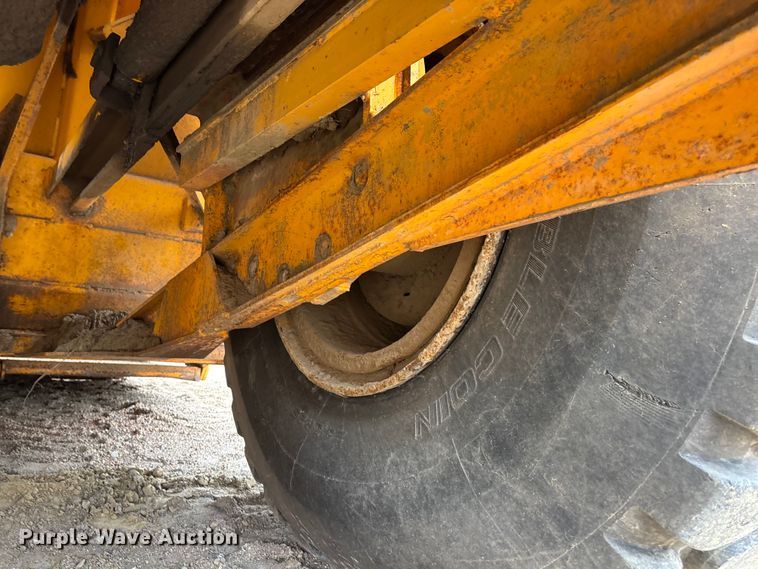 image for item ET4697 John Deere 762 elevating scraper