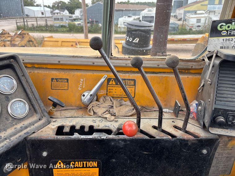 image for item ET4697 John Deere 762 elevating scraper