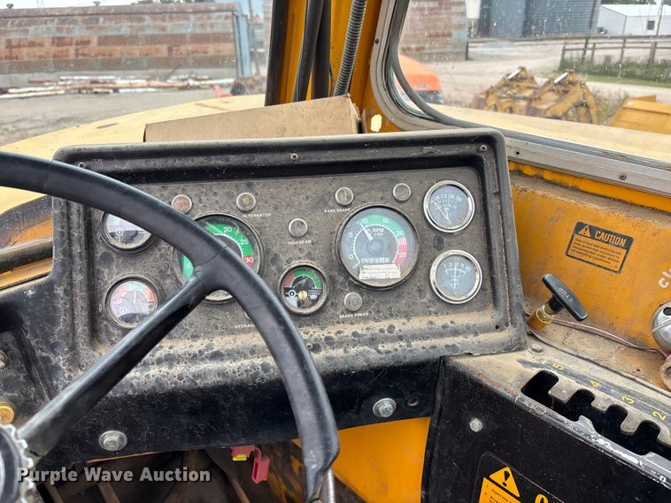 image for item ET4697 John Deere 762 elevating scraper