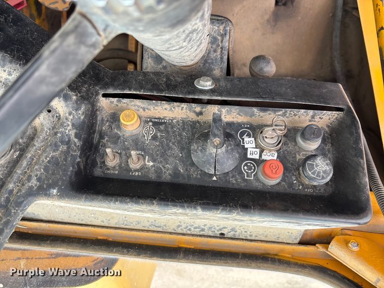 image for item ET4697 John Deere 762 elevating scraper