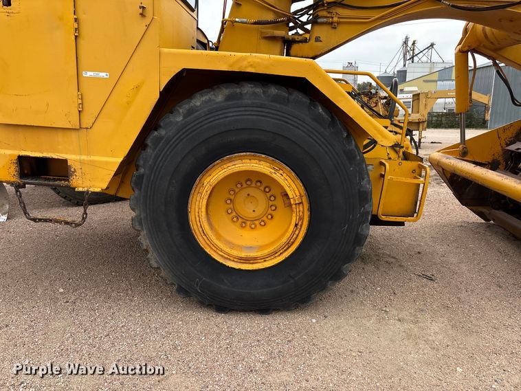 image for item ET4697 John Deere 762 elevating scraper