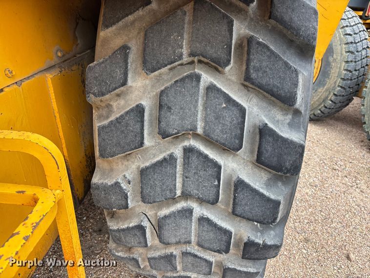 image for item ET4697 John Deere 762 elevating scraper