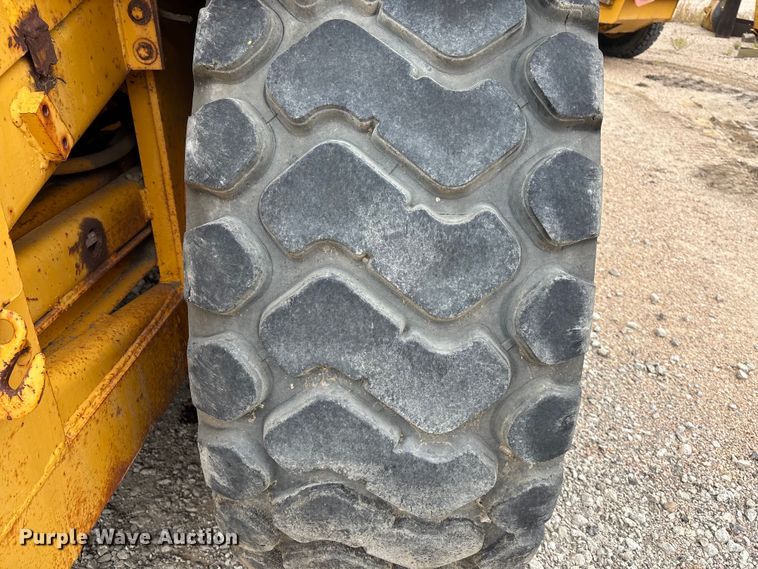 image for item ET4697 John Deere 762 elevating scraper