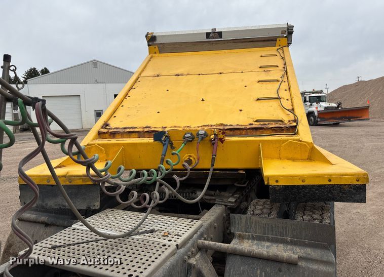 image for item ET4699 1986 Evans-Plugge Company 1986 bottom dump trailer