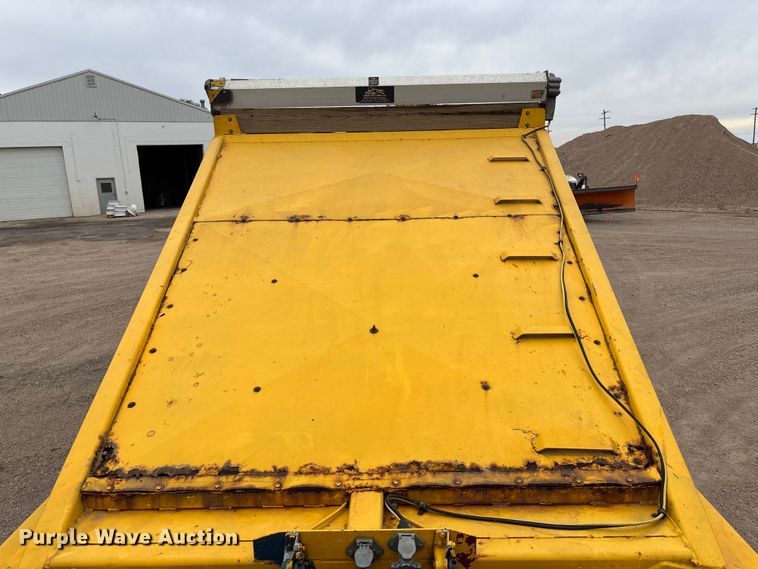 image for item ET4699 1986 Evans-Plugge Company 1986 bottom dump trailer