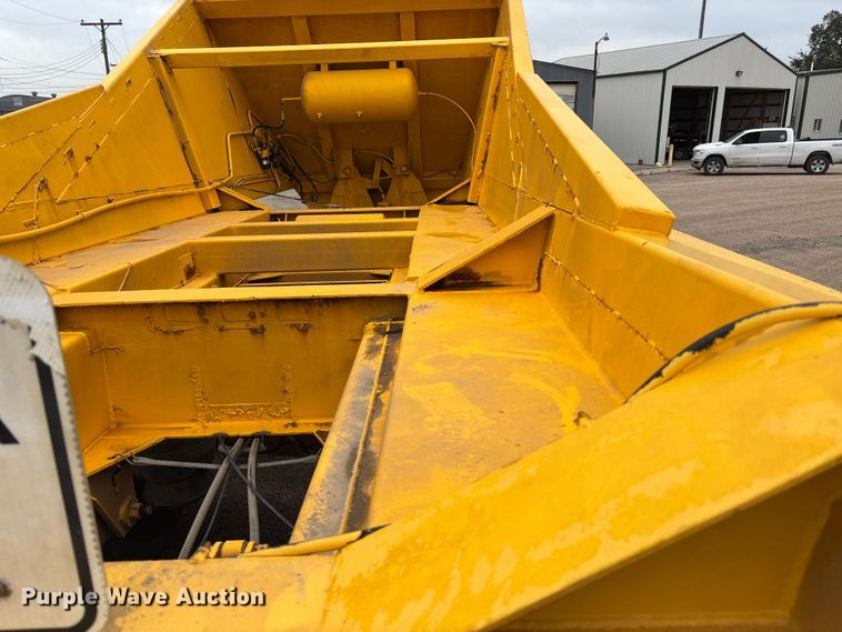 image for item ET4699 1986 Evans-Plugge Company 1986 bottom dump trailer