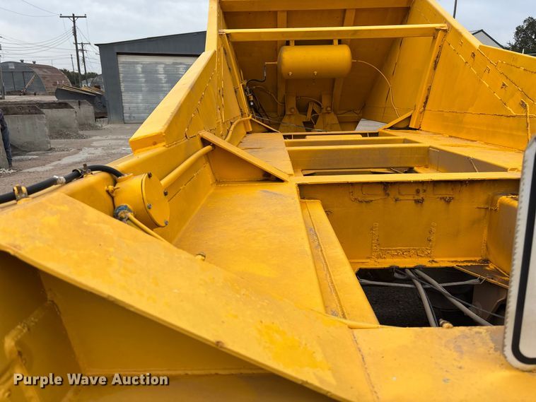 image for item ET4699 1986 Evans-Plugge Company 1986 bottom dump trailer