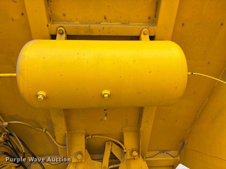 image for item ET4699 1986 Evans-Plugge Company 1986 bottom dump trailer