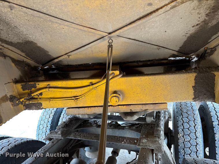 image for item ET4699 1986 Evans-Plugge Company 1986 bottom dump trailer