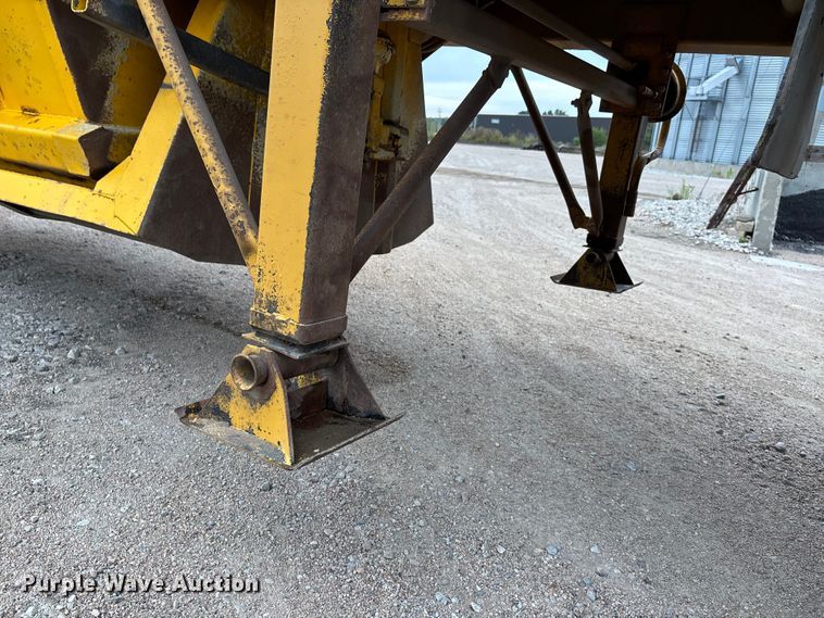 image for item ET4699 1986 Evans-Plugge Company 1986 bottom dump trailer