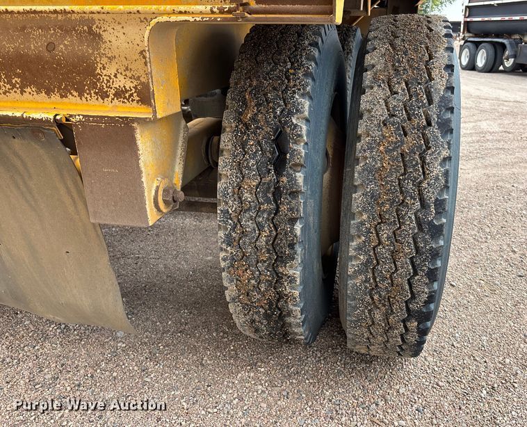 image for item ET4699 1986 Evans-Plugge Company 1986 bottom dump trailer