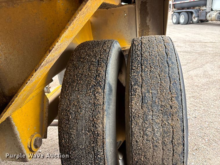 image for item ET4699 1986 Evans-Plugge Company 1986 bottom dump trailer