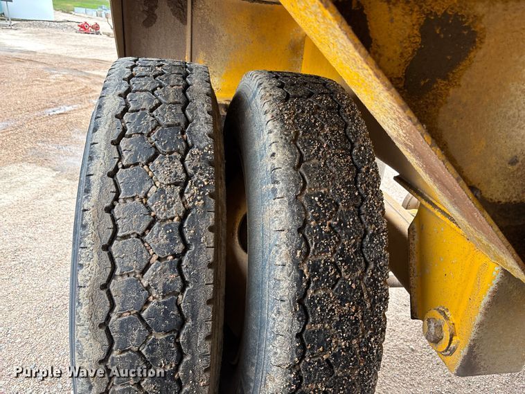 image for item ET4699 1986 Evans-Plugge Company 1986 bottom dump trailer