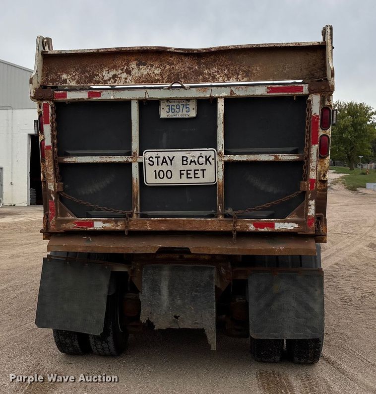 image for item ET4700 1998 Mack RD688S dump truck