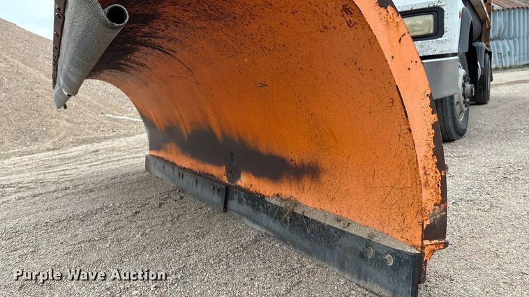 image for item ET4700 1998 Mack RD688S dump truck