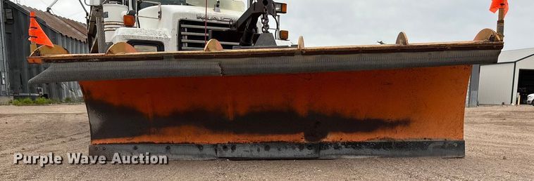 image for item ET4700 1998 Mack RD688S dump truck