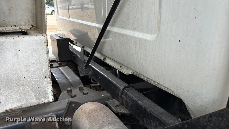 image for item ET4700 1998 Mack RD688S dump truck