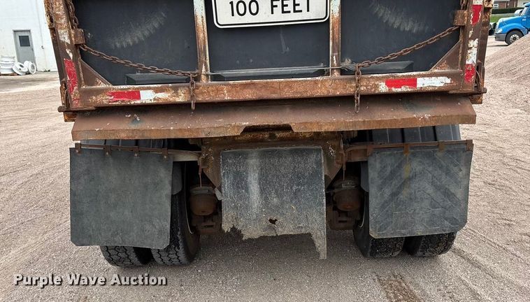 image for item ET4700 1998 Mack RD688S dump truck
