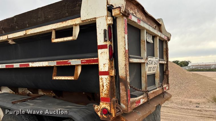 image for item ET4700 1998 Mack RD688S dump truck