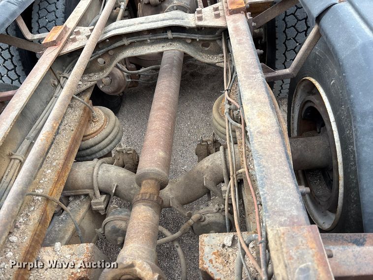 image for item ET4700 1998 Mack RD688S dump truck