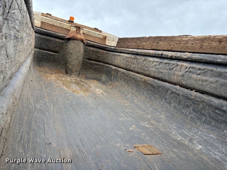 image for item ET4700 1998 Mack RD688S dump truck