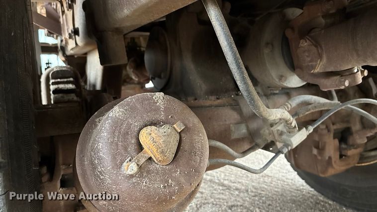 image for item ET4700 1998 Mack RD688S dump truck