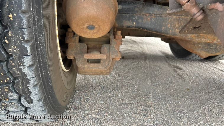 image for item ET4700 1998 Mack RD688S dump truck