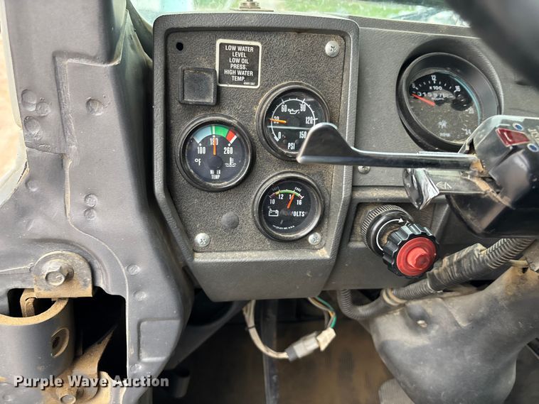 image for item ET4700 1998 Mack RD688S dump truck