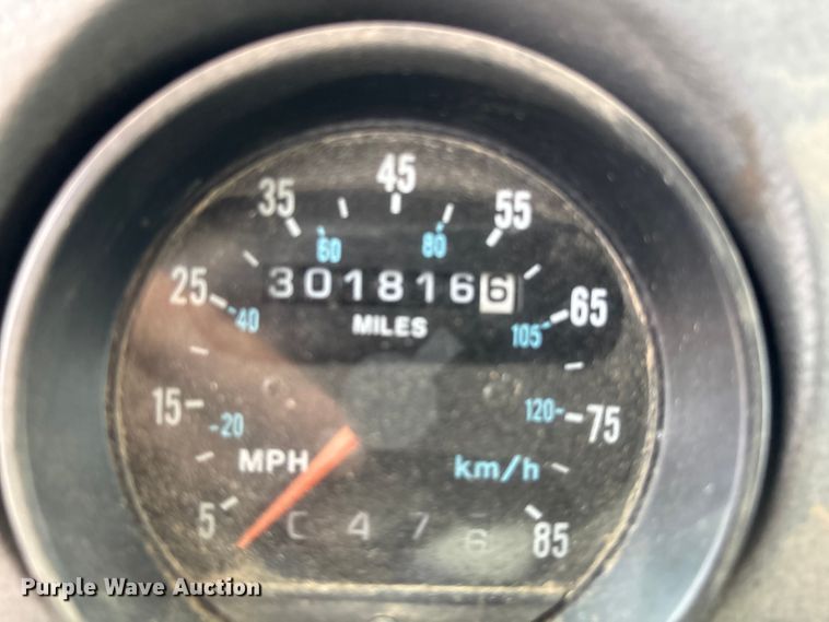 image for item ET4700 1998 Mack RD688S dump truck