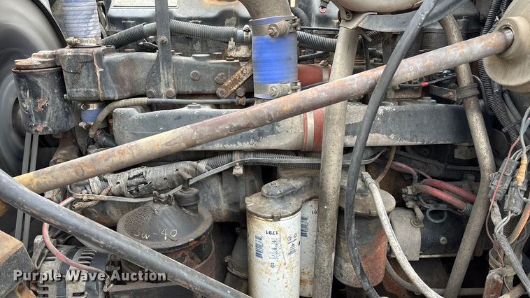 image for item ET4700 1998 Mack RD688S dump truck