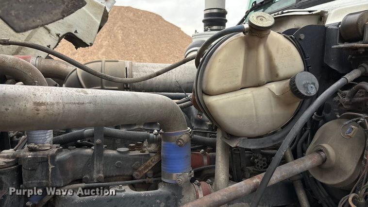 image for item ET4700 1998 Mack RD688S dump truck