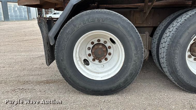 image for item ET4700 1998 Mack RD688S dump truck