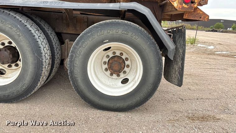 image for item ET4700 1998 Mack RD688S dump truck