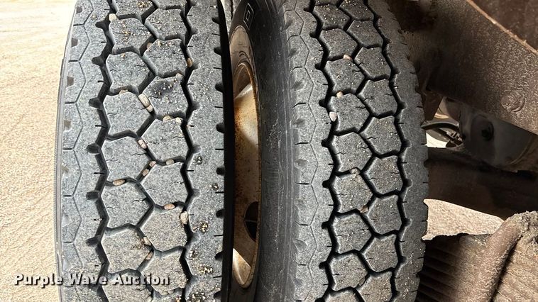 image for item ET4700 1998 Mack RD688S dump truck