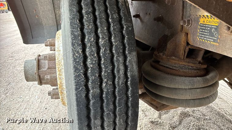 image for item ET4700 1998 Mack RD688S dump truck