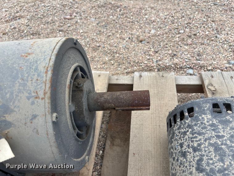 image for item ET4703 (5) electric motors