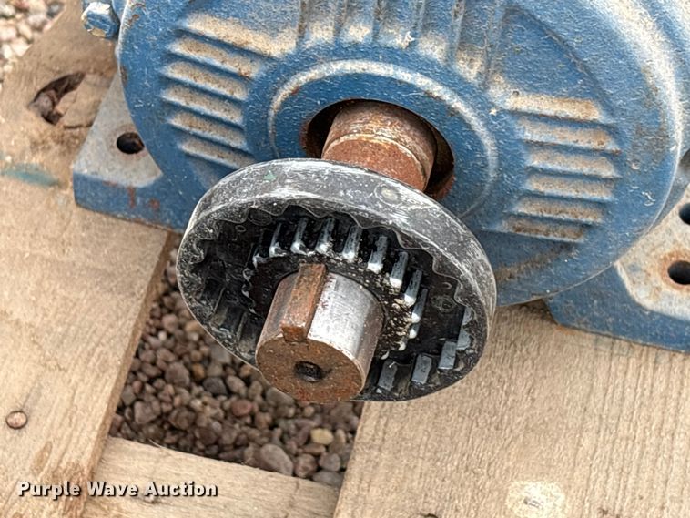 image for item ET4703 (5) electric motors